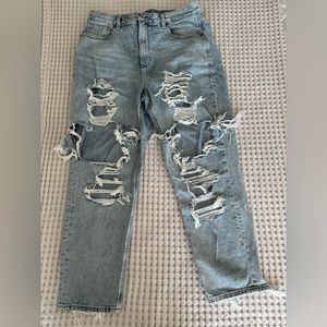 American Eagle Ripped Mom Jean